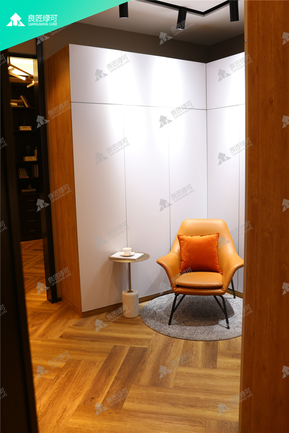 全铝订制衣柜-小衣帽间